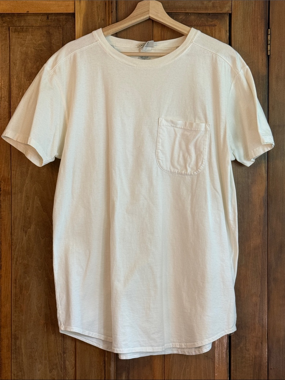 Vintage XL Made in USA L.L. Bean Women's Short-Sleeve Pocket Tee in Cream 90s